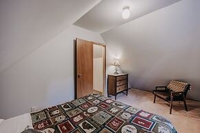 67mf- Hot Tub - Pets Ok - Bbq - Sleeps 5 3 Bedroom Home by RedAwning