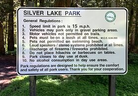 67mf- Hot Tub - Pets Ok - Bbq - Sleeps 5 3 Bedroom Home by RedAwning