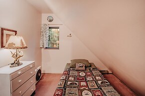 67mf- Hot Tub - Pets Ok - Bbq - Sleeps 5 3 Bedroom Home by RedAwning