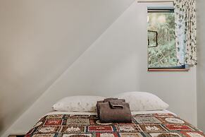 67mf- Hot Tub - Pets Ok - Bbq - Sleeps 5 3 Bedroom Home by RedAwning