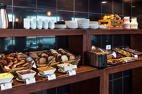 Dazzler by Wyndham Colonia