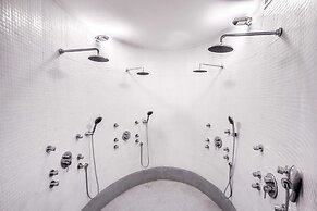 Dazzler by Wyndham Colonia