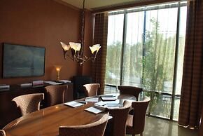 Charles River Executive Suites