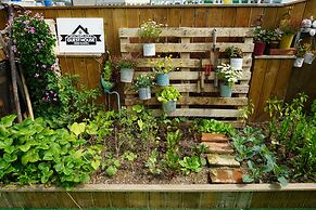 Grim Garden Guest House