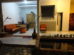 Pendowo Huis Guest House