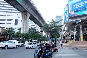 Hom hostel & cooking club