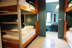 Hom hostel & cooking club