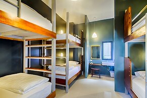 Hom hostel & cooking club