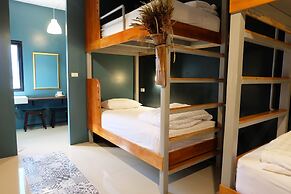 Hom hostel & cooking club