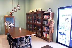 Hom hostel & cooking club