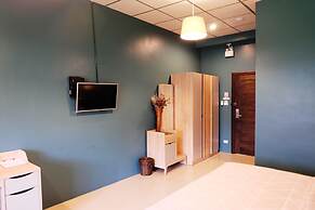 Hom hostel & cooking club