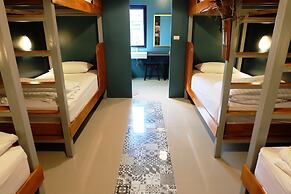 Hom hostel & cooking club