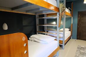 Hom hostel & cooking club