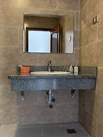 Chio Hotel and Apartment