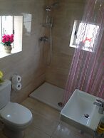 Lee's House Bed & Breakfast Sliema