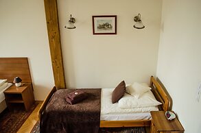 Royal Route 29 Comfort Rooms