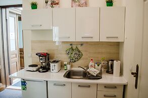 Royal Route 29 Comfort Rooms