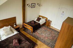 Royal Route 29 Comfort Rooms