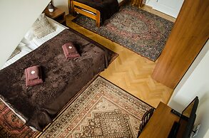 Royal Route 29 Comfort Rooms