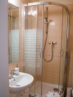 Royal Route 29 Comfort Rooms