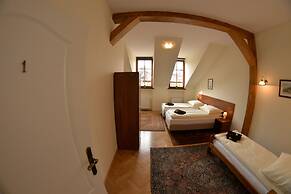 Royal Route 29 Comfort Rooms