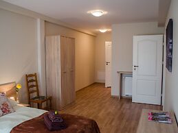 Royal Route 29 Comfort Rooms