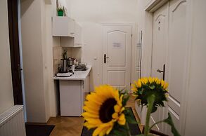 Royal Route 29 Comfort Rooms