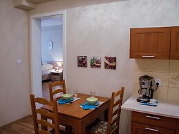 Royal Route 29 Comfort Rooms