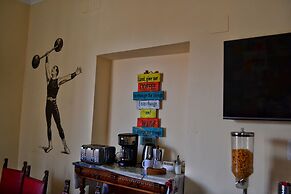 Victoria House Hostel