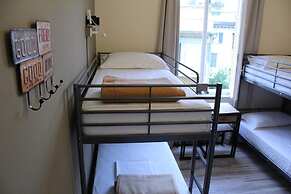 Victoria House Hostel