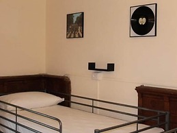 Victoria House Hostel