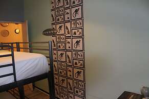 Victoria House Hostel