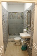 Victoria House Hostel