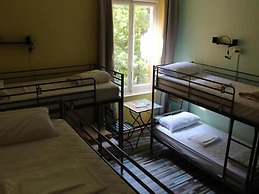 Victoria House Hostel