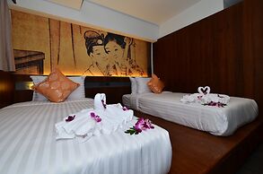 Lap Roi Karon Beachfront