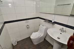 Lap Roi Karon Beachfront