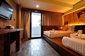 Lap Roi Karon Beachfront