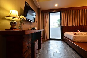 Lap Roi Karon Beachfront