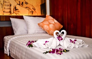 Lap Roi Karon Beachfront