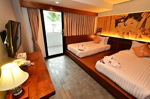 Lap Roi Karon Beachfront