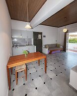 Manias Hotel Apartments