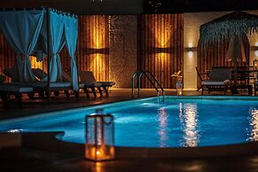 Manias Hotel Apartments