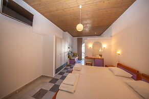Manias Hotel Apartments