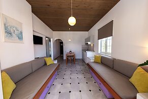 Manias Hotel Apartments