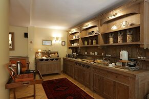 Gamila Rocks Mountain Hotel