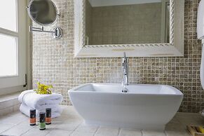 Gamila Rocks Mountain Hotel