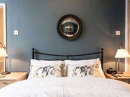 Summerfield Pub & Boutique Rooms