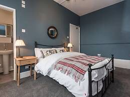 Summerfield Pub & Boutique Rooms