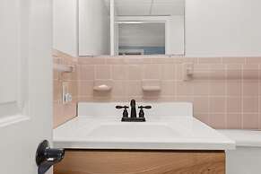 Bimini 105 2 Bedroom Condo by RedAwning