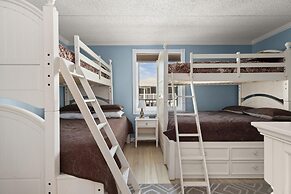 Bimini 105 2 Bedroom Condo by RedAwning